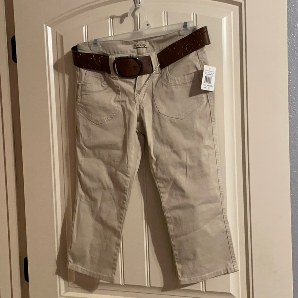 Khaki capris
